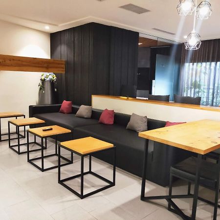 Roppongi Motel Pingtung Buitenkant foto