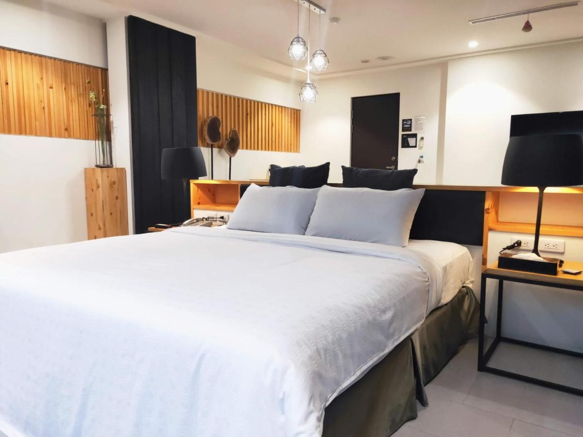Roppongi Motel Pingtung Buitenkant foto