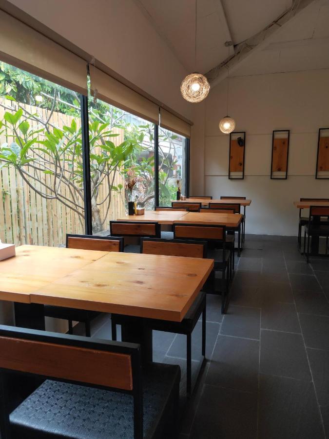 Roppongi Motel Pingtung Buitenkant foto